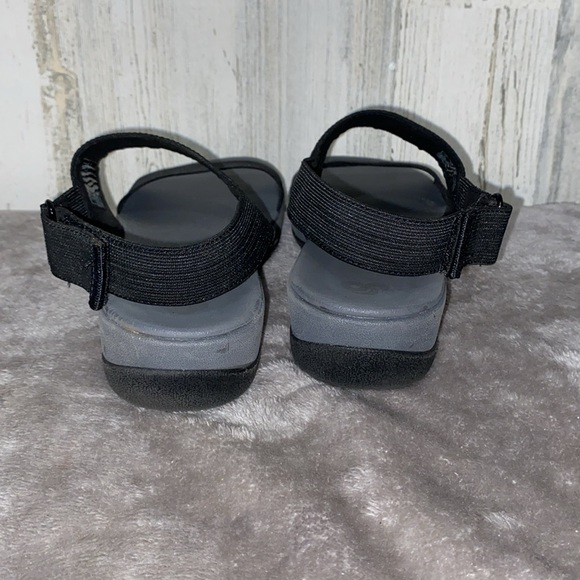 *0816 Clarks Cloudstepper Cushioned Insole Sandals - Picture 4 of 9